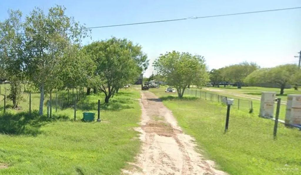 32487 Fm 2925, Arroyo City