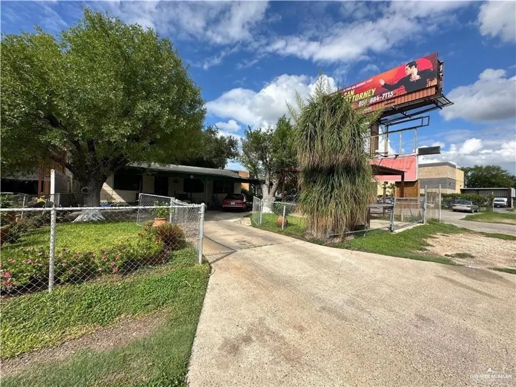 804 Frontage Road E, Alamo