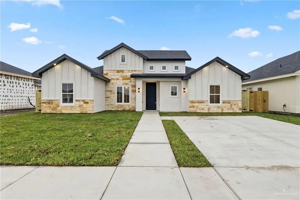 2437 Calle Moreno, Brownsville