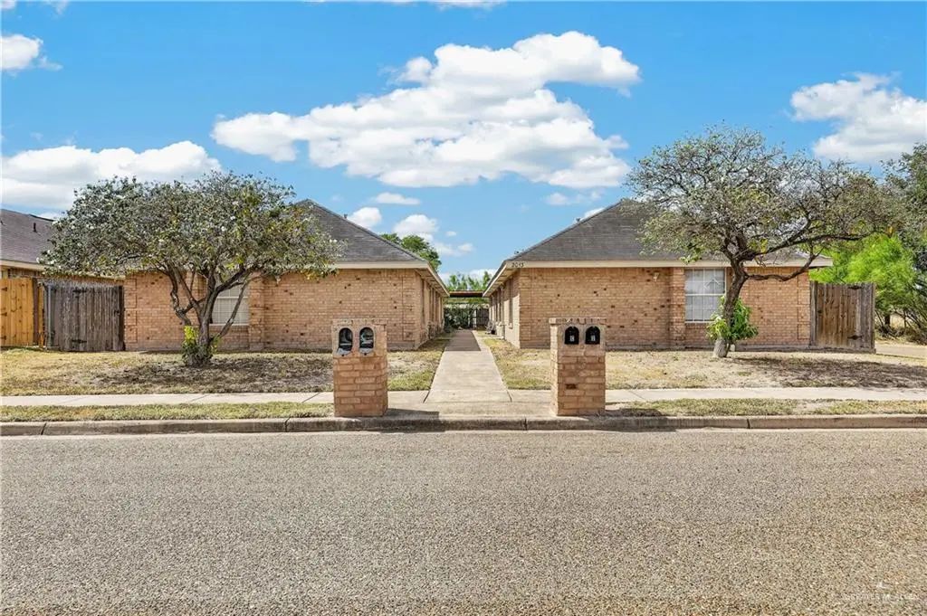 2013 N El Mundo Drive, Edinburg