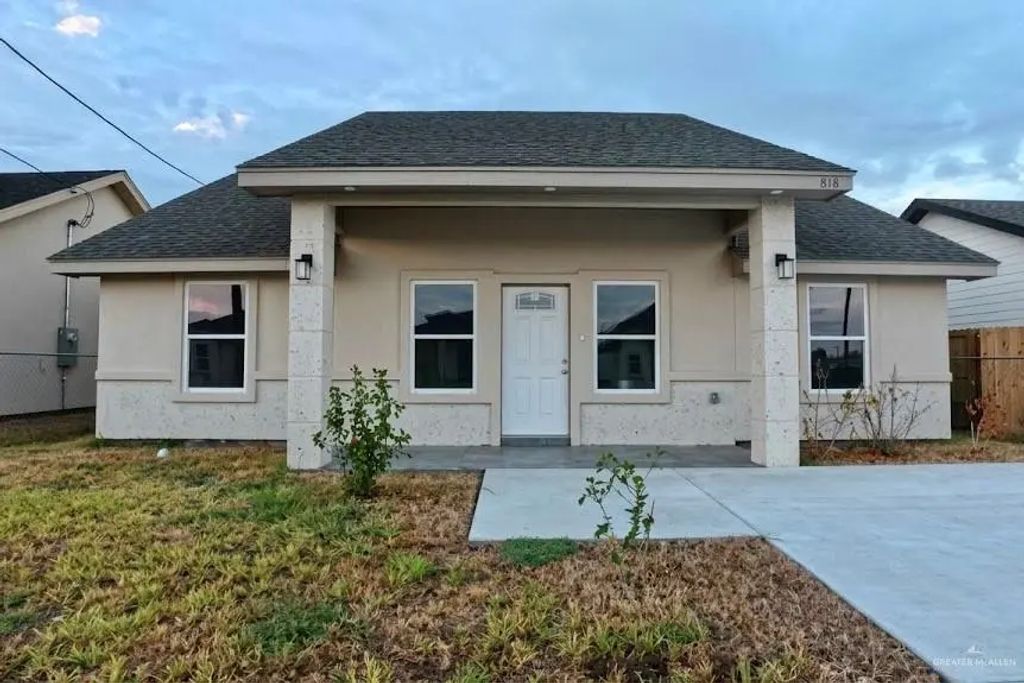 343 Barcelona Street, Donna