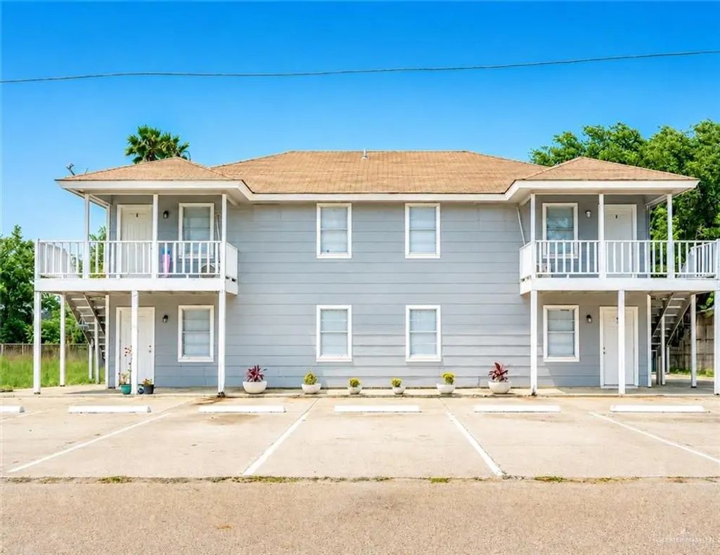 2110 De Leon Avenue, Donna
