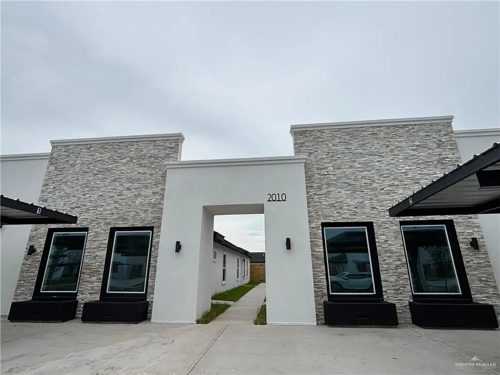 2010 Selena Street 3, Mission