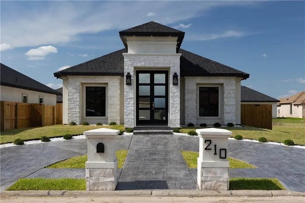 210 Paradise Street, Rio Grande City