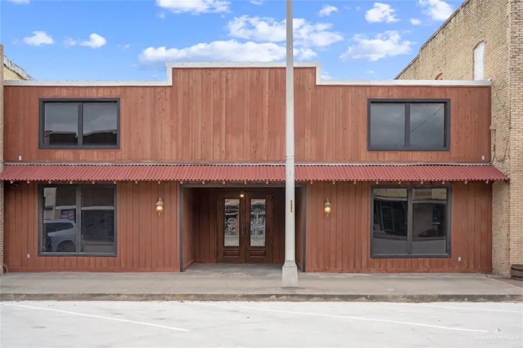 221 E Kleberg Avenue, Kingsville