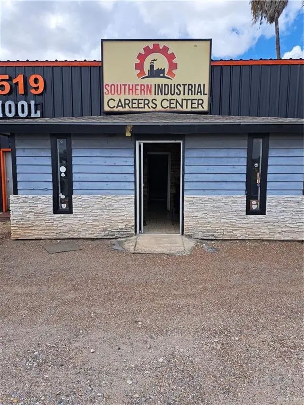 901 E Expressway 83 Highway, La Feria