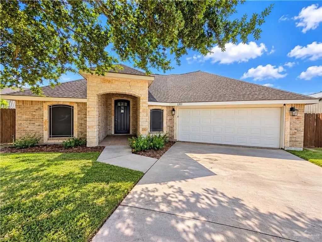 1311 Anahi Street, Alamo