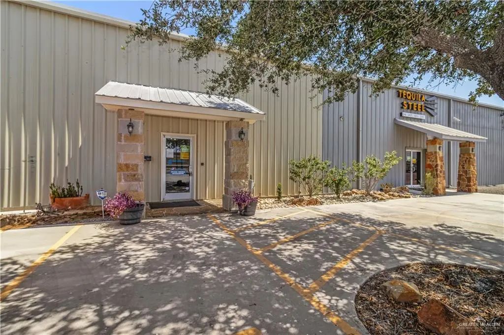1200 Interstate 2 1, Donna
