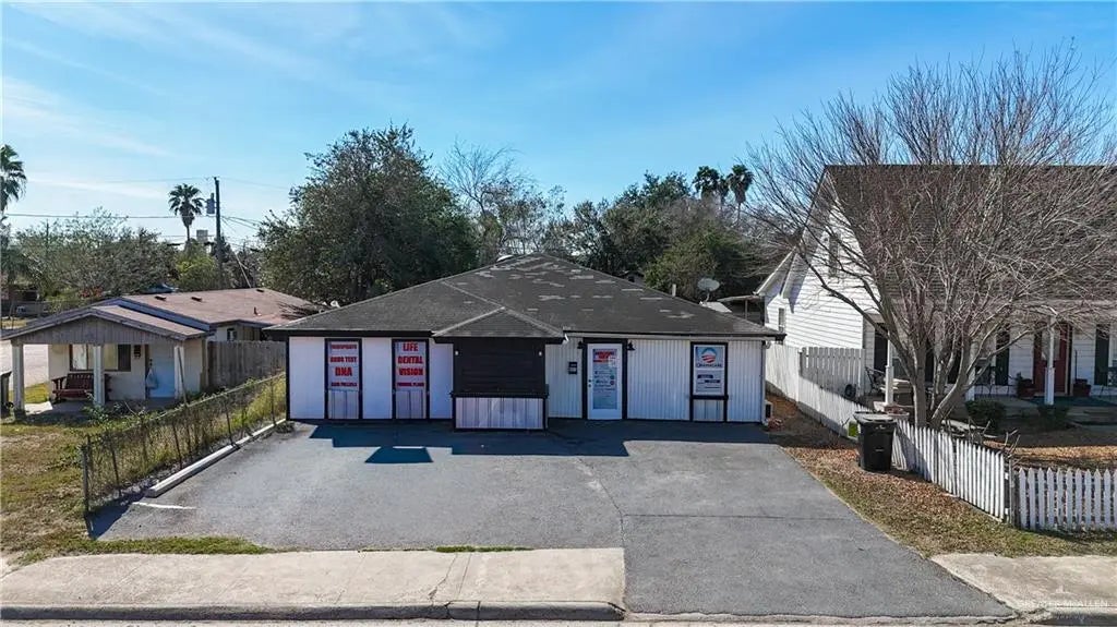 403 W Pike Boulevard, Weslaco