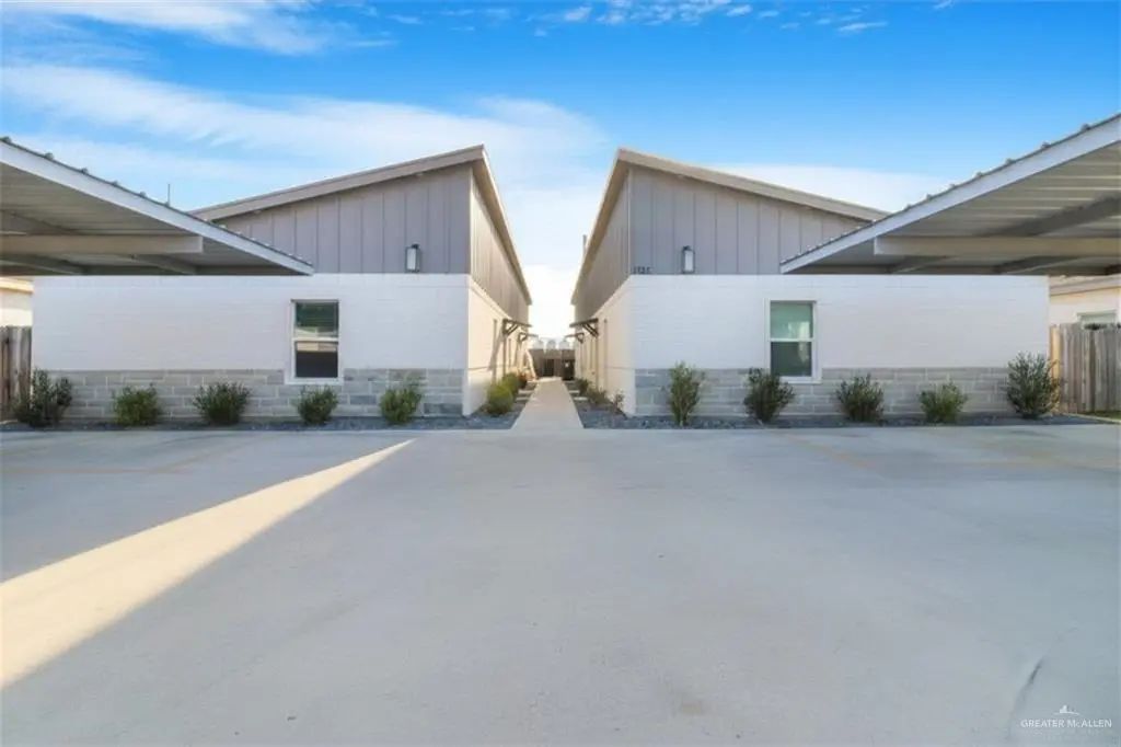 1634 Playa Drive 3, Weslaco