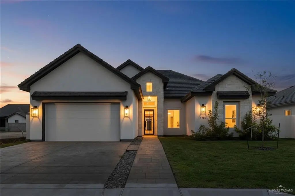 1700 S Queen Street, Edinburg