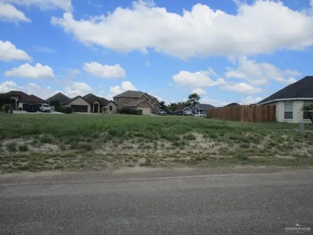 420 N Kika De La Garza Boulevard, La Joya