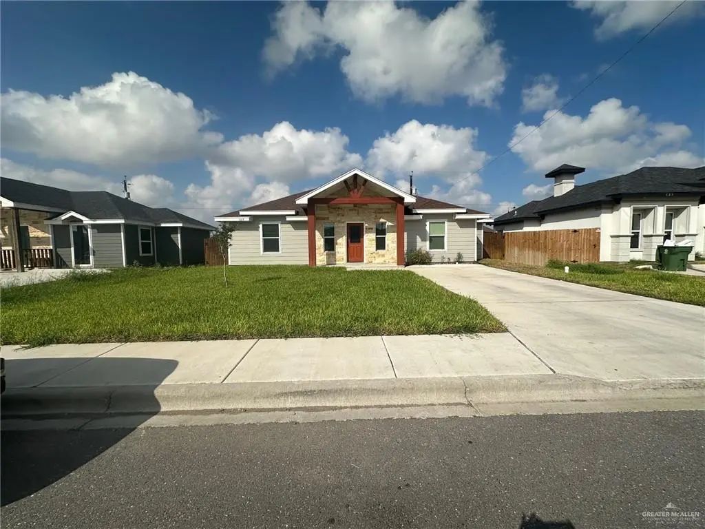 827 Whitewing Street, Alamo
