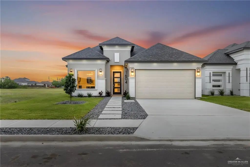 1604 Foxtail Street, Donna