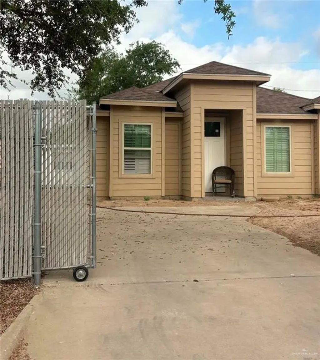 8411 N Kenyon Drive, Edinburg