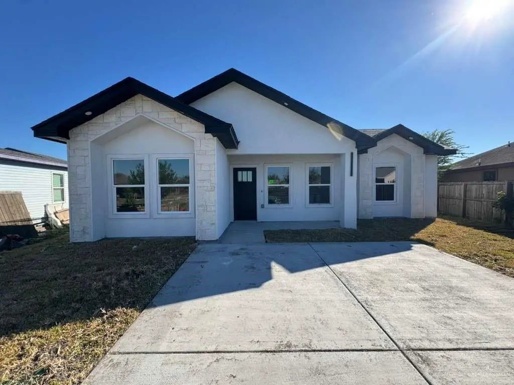 400 Tower Hills Street, Alamo