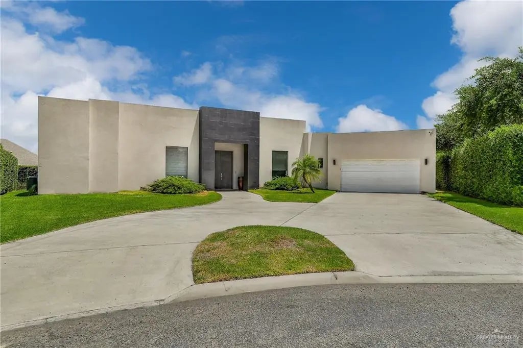 1010 Red River Street, Mission