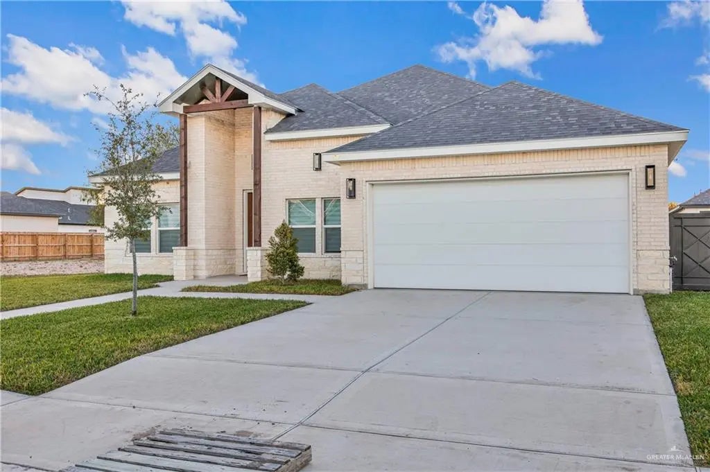 8015 N 48th Lane, McAllen
