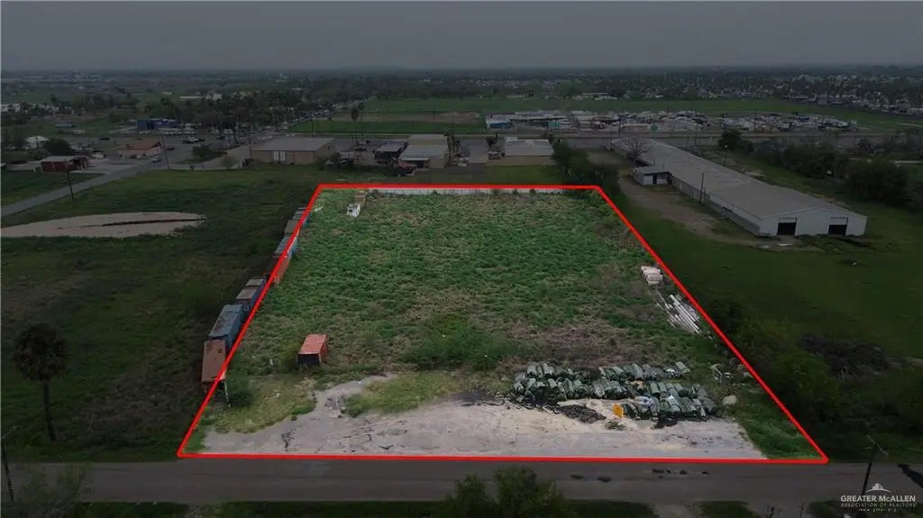 Cummings Lane, Donna