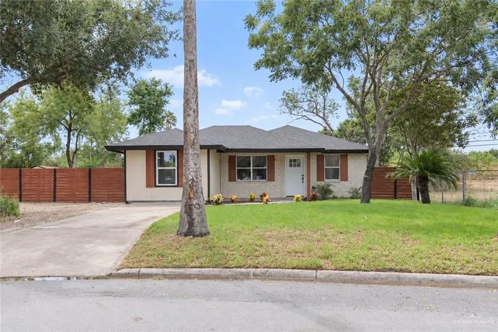 1104 S Chelo Drive, La Feria