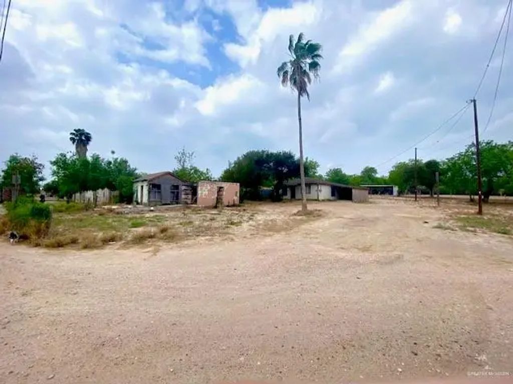 1006 Vela Jackson Avenue B, La Joya