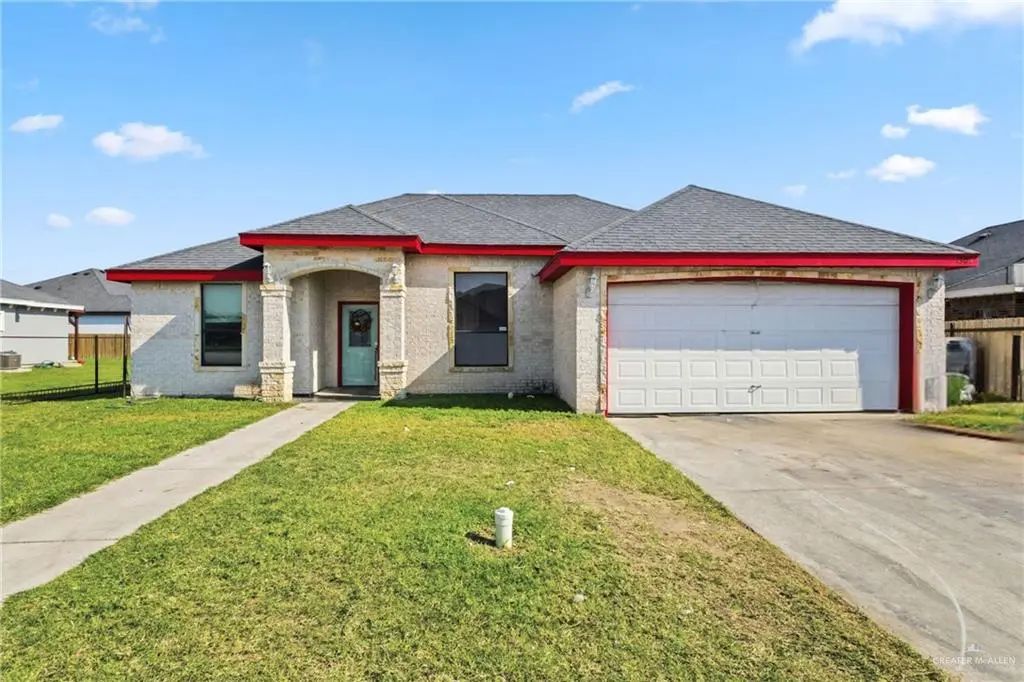 1303 Canary Lane, La Villa