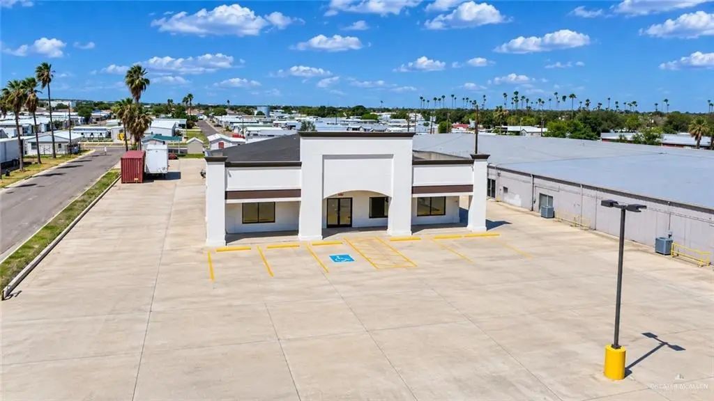 7100 W Expressway 83 Street, Mission