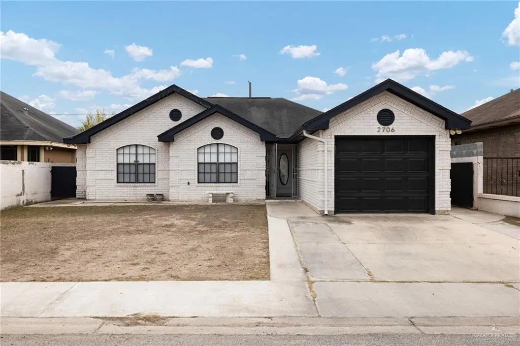 2706 Bronco Street, Roma