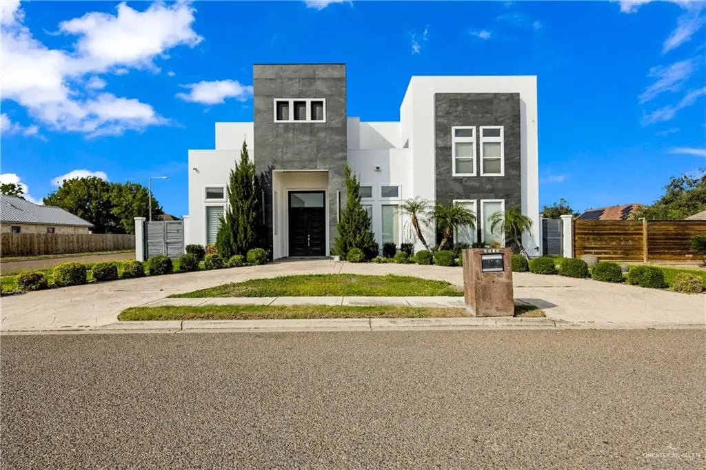 2505 May Drive, Mission