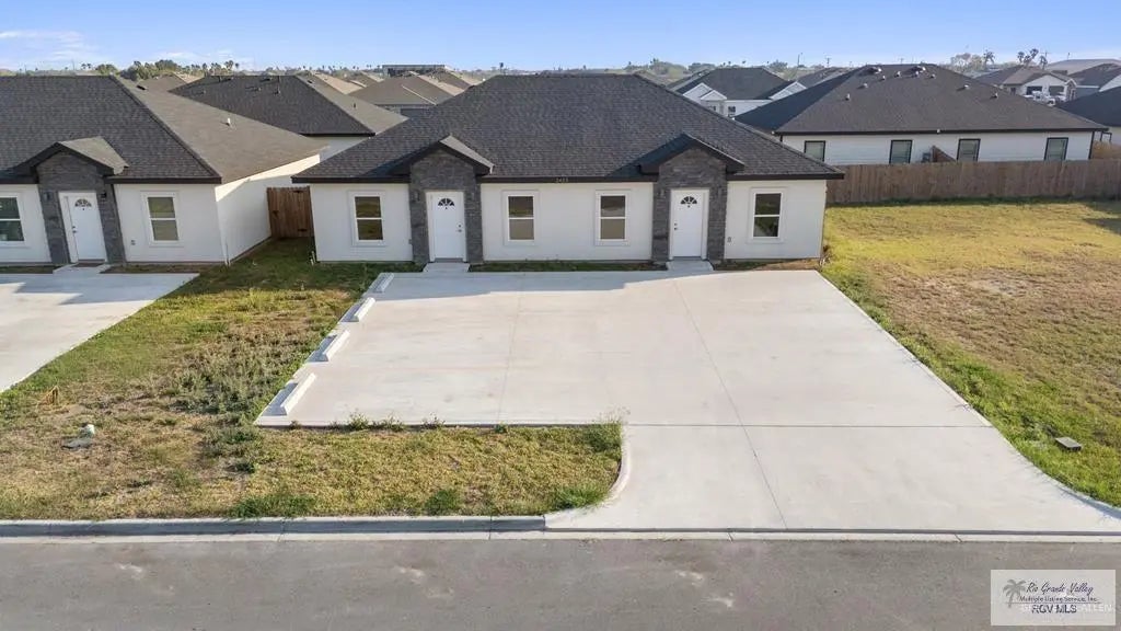 2425 N Valley Circle, La Feria