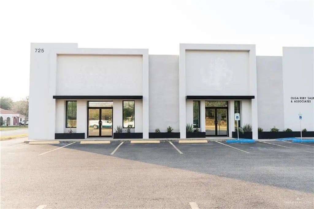 725 N Tower Road B, Alamo