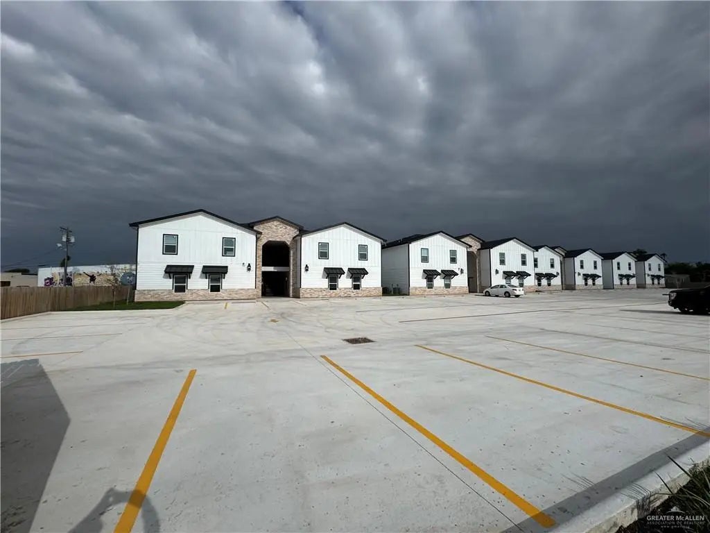 800 Ragland Road 9, Mission