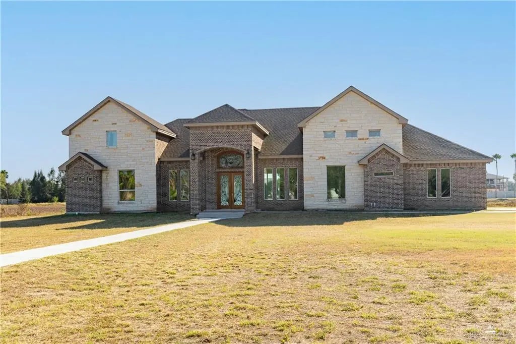 1574 Lion Lake Drive, Progreso Lakes