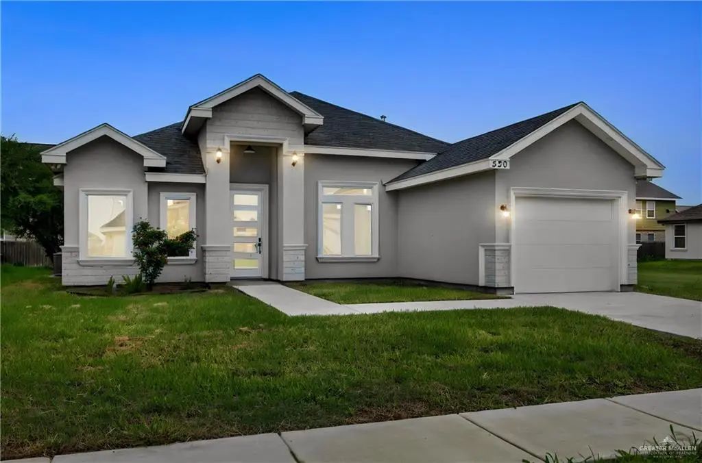 520 Pine Oak Street, Donna