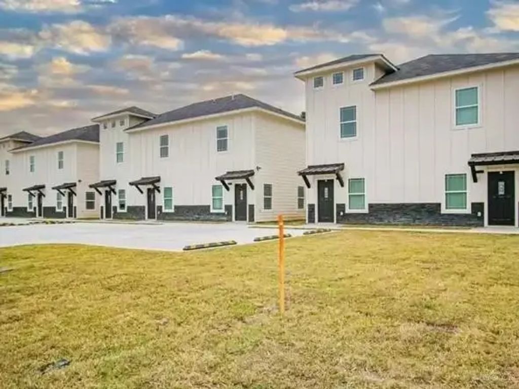 405 Lion's Villa Avenue, La Feria