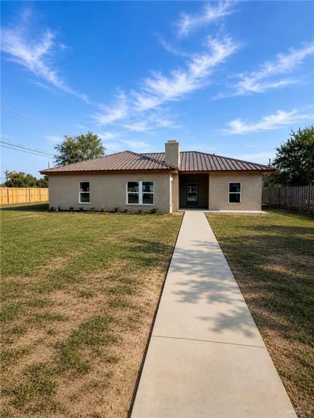 503 E Bowie Avenue, Alamo