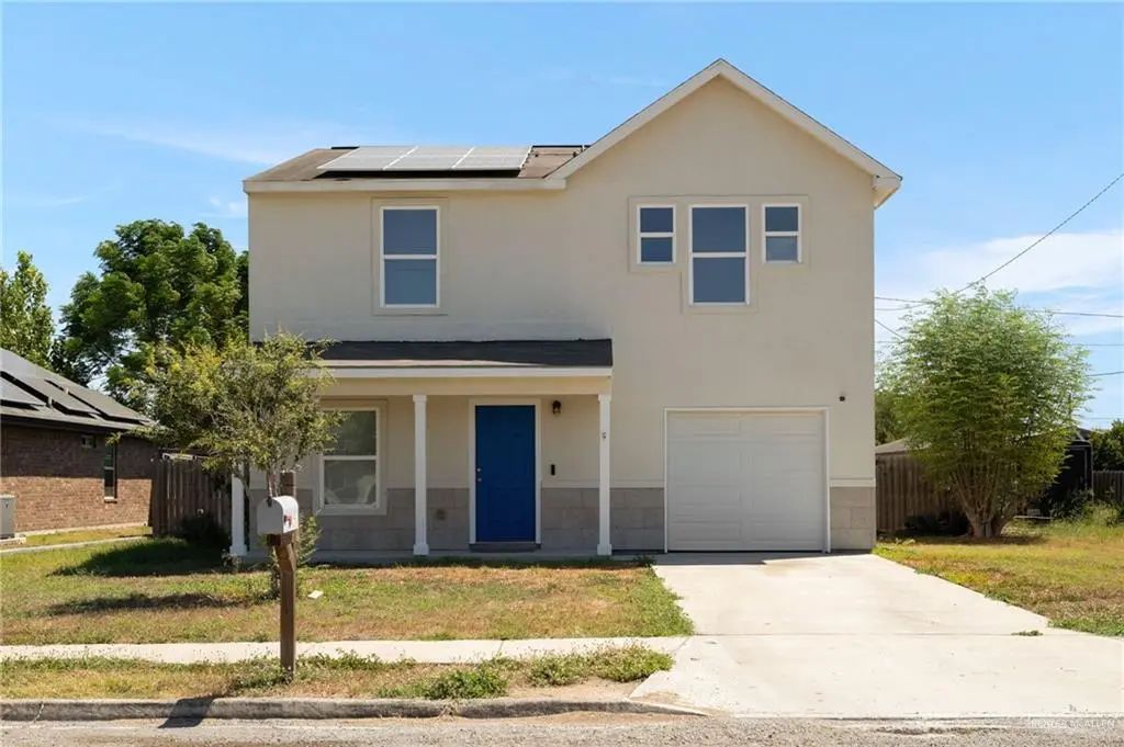 442 Aaron Street, Mercedes