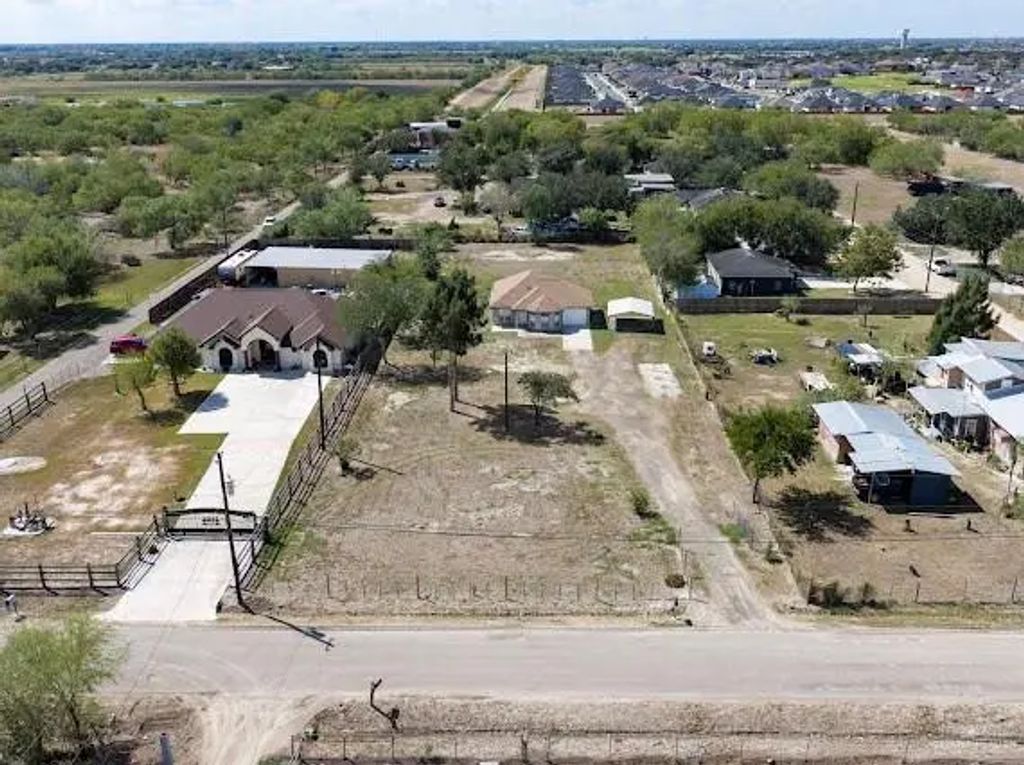 3814 E Texas Road, Edinburg