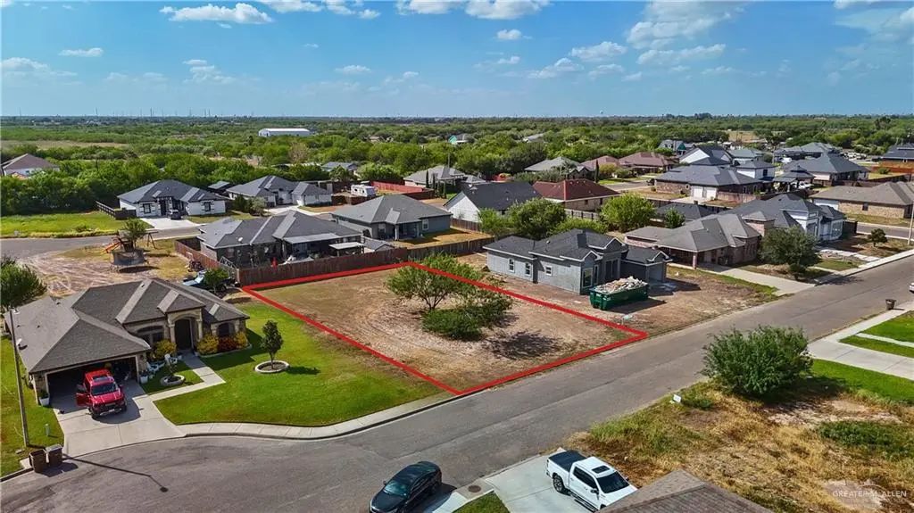 1740 Vincent Street, Donna