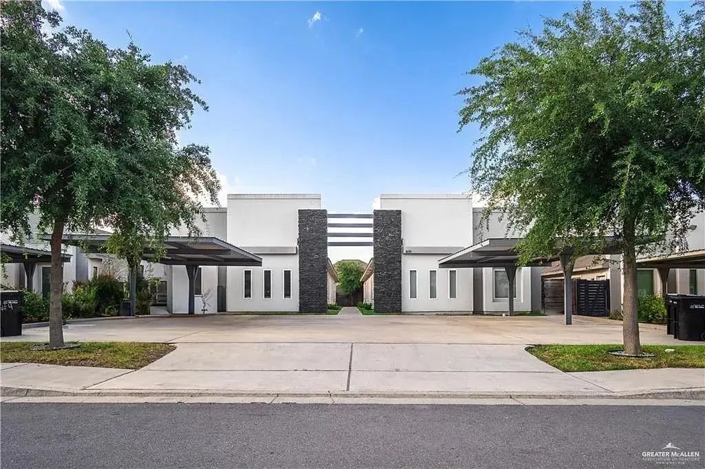 809 E La Cantera Avenue 4, McAllen