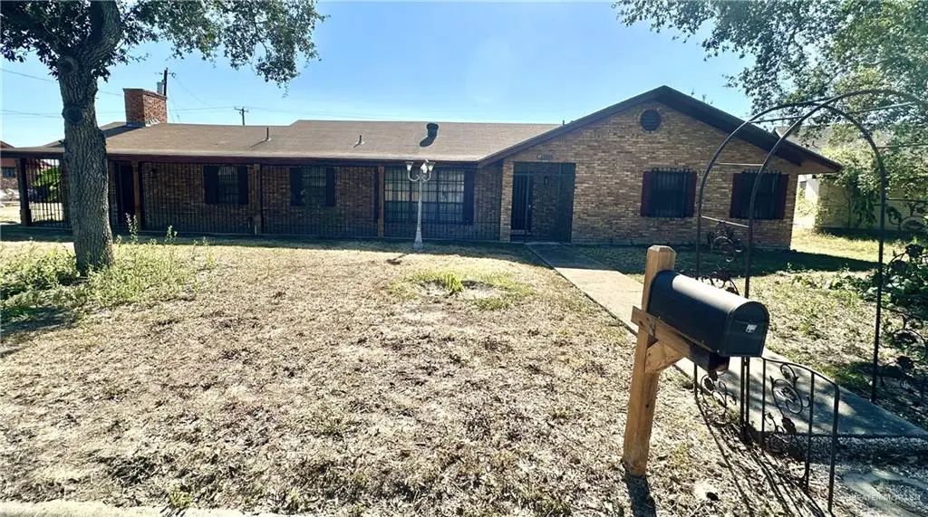 2005 W Live Oak Drive, Weslaco