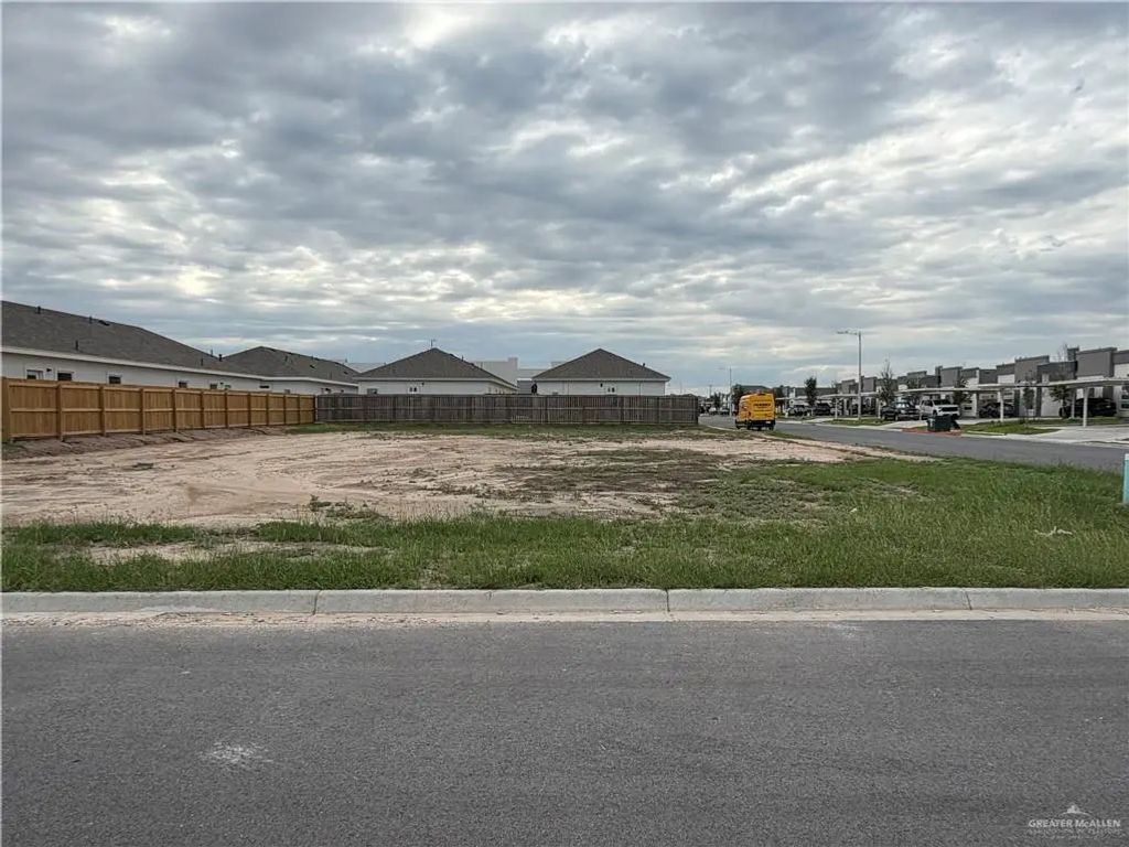 12509 N 38th Street N, Edinburg