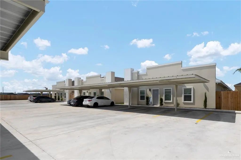1601 Hyatt Avenue 16, Pharr