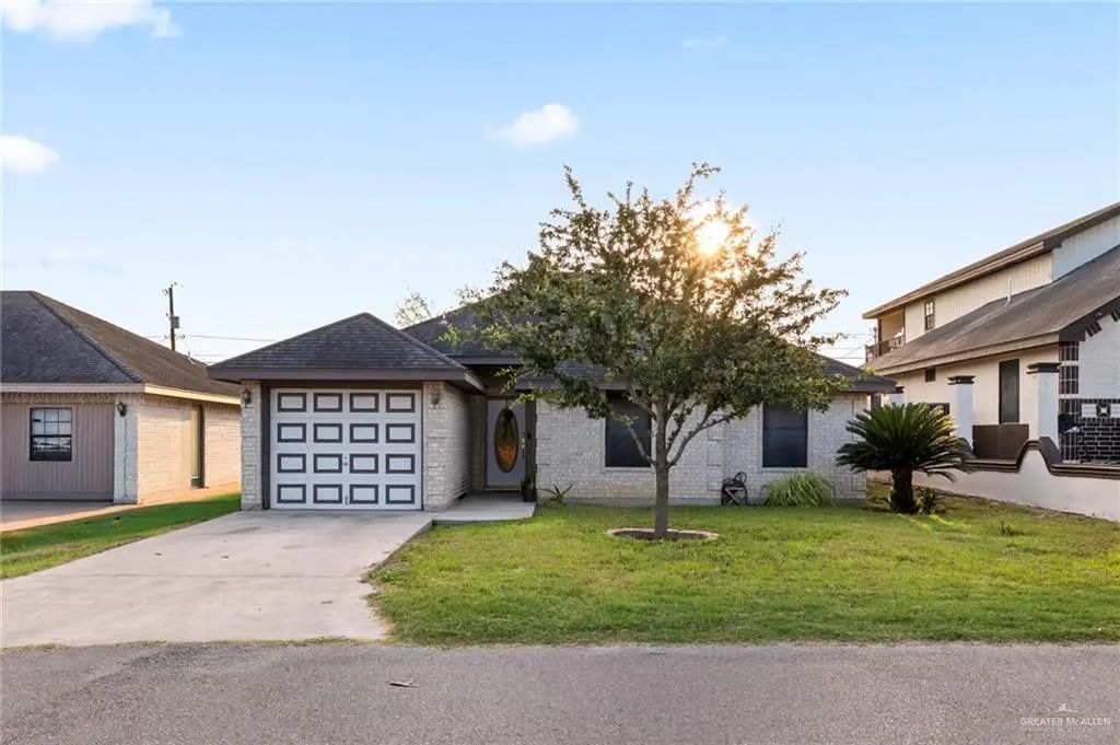 631 Toppenish Street, Rio Grande City