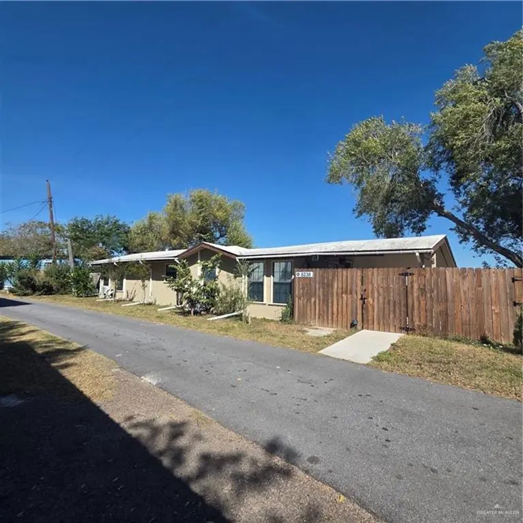 8238 Lago Vista Drive, Edcouch