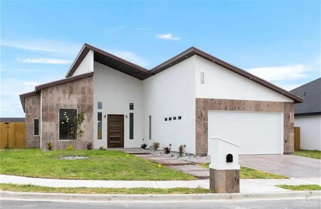 1912 E Ridgeway Circle, Edinburg