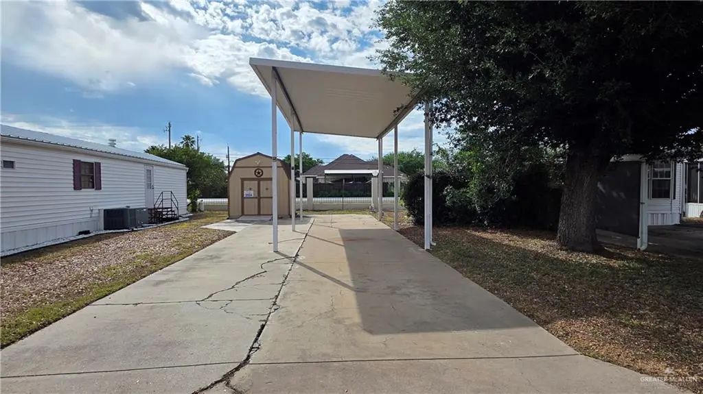 2524 Bobolink Circle W, Palmview