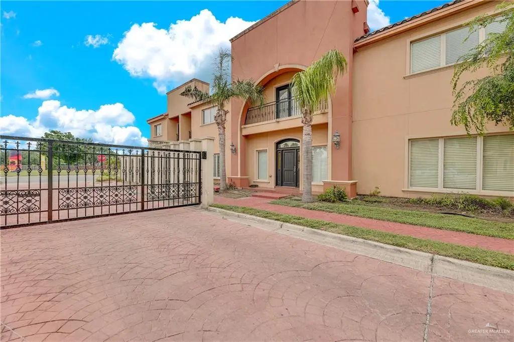 209 Robin Avenue, McAllen