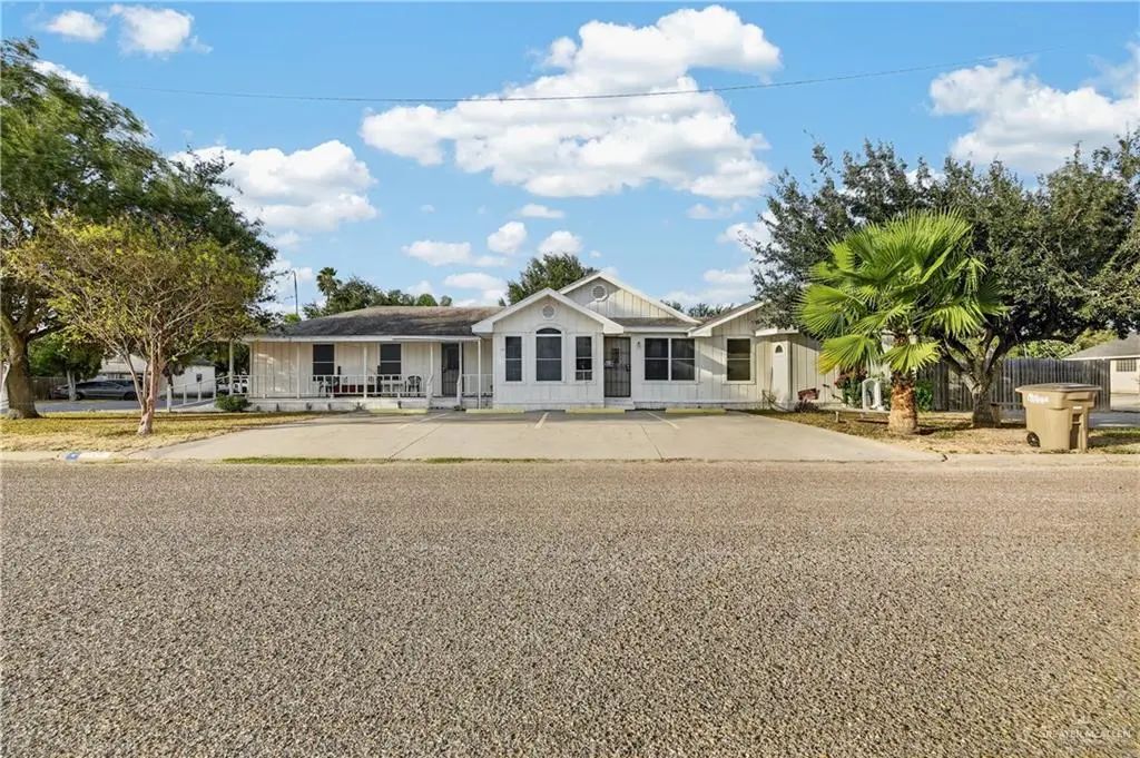 104 E Roberts Avenue, Donna