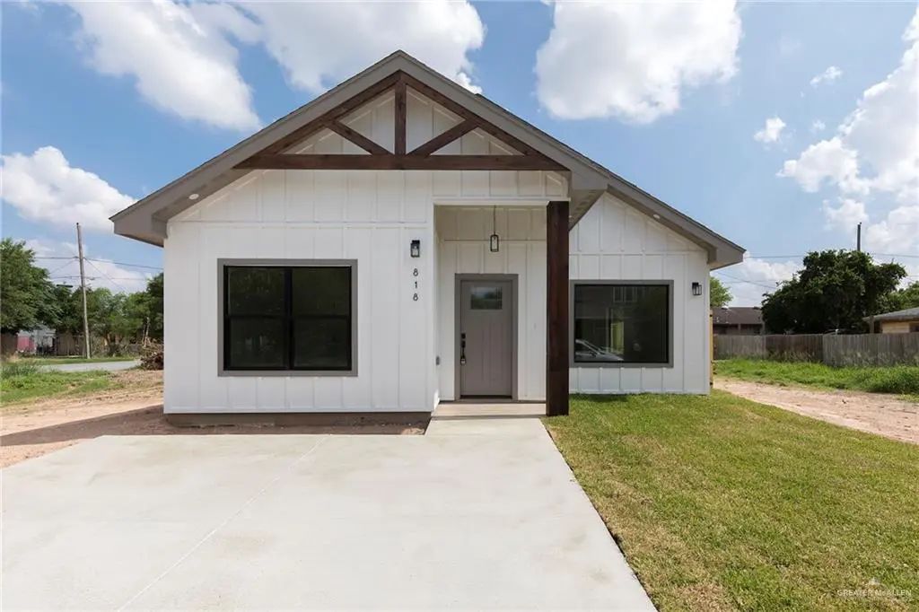 818 E Chapa Avenue, Pharr